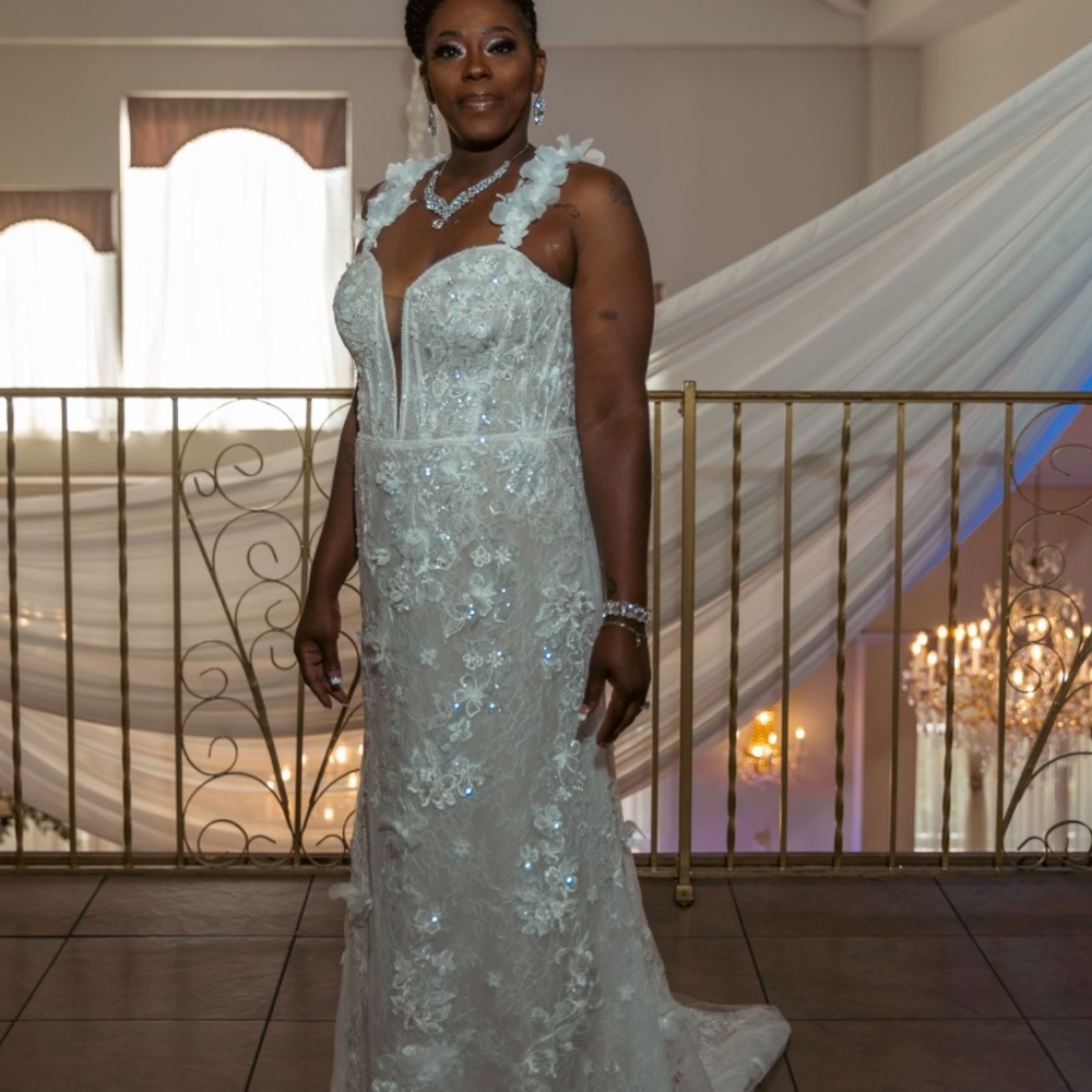 Wedding dress one time wear last year